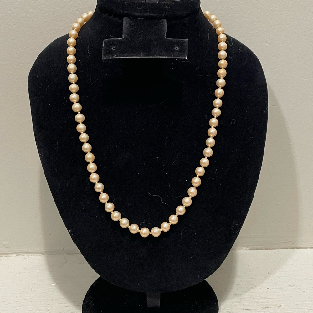 Marvella Vintage Elegant Faux Pearl Necklace 16.5”